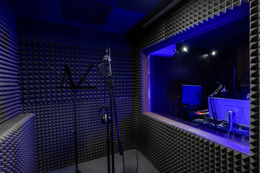 Вокальная комната студии звукозаписи в Москве SoundRise
